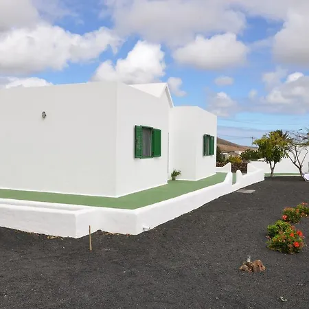 La Casita De Mari Carmen Guest House Mala Exterior photo