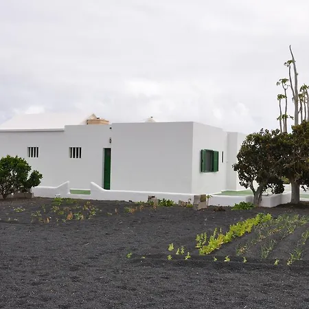 La Casita De Mari Carmen Guest House Mala Exterior photo