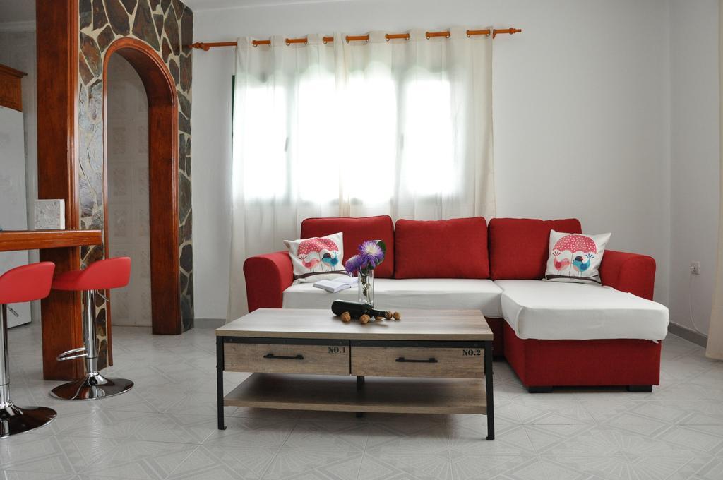 La Casita De Mari Carmen Landhaus Mala